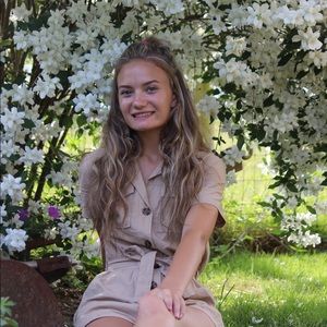 Meet your Posher, Danielle